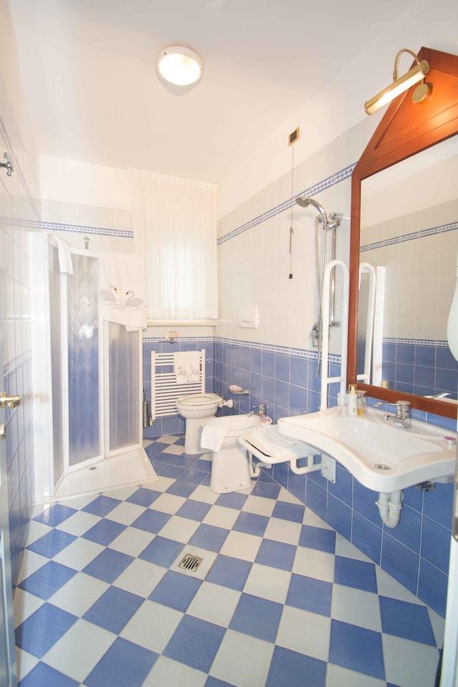 Hotel Costazzurra Grottammare Exterior photo