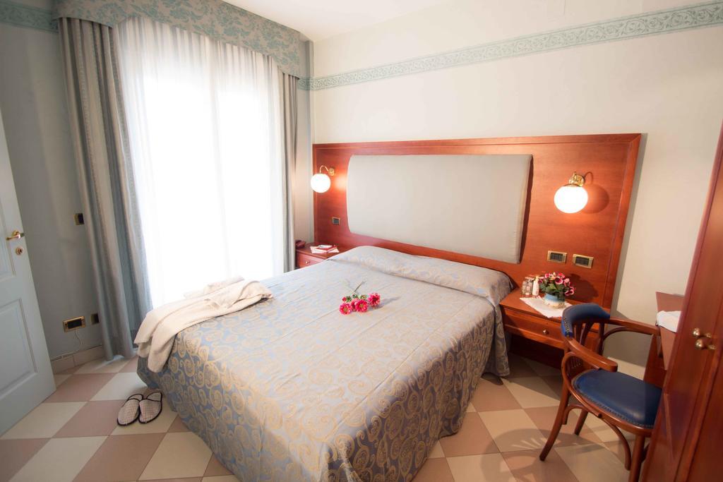Hotel Costazzurra Grottammare Room photo